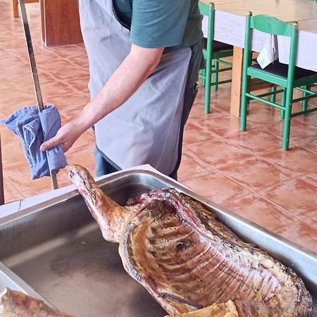 Casa De Colonies La Cadamont Hostel Sant Joan les Fonts Ngoại thất bức ảnh