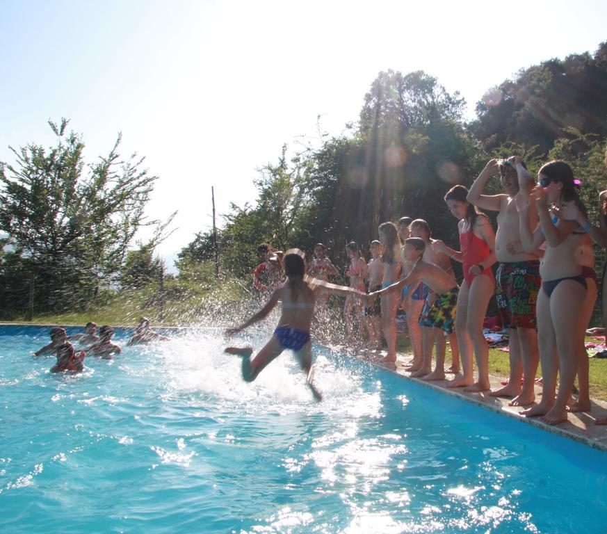 Casa De Colonies La Cadamont Hostel Sant Joan les Fonts Ngoại thất bức ảnh