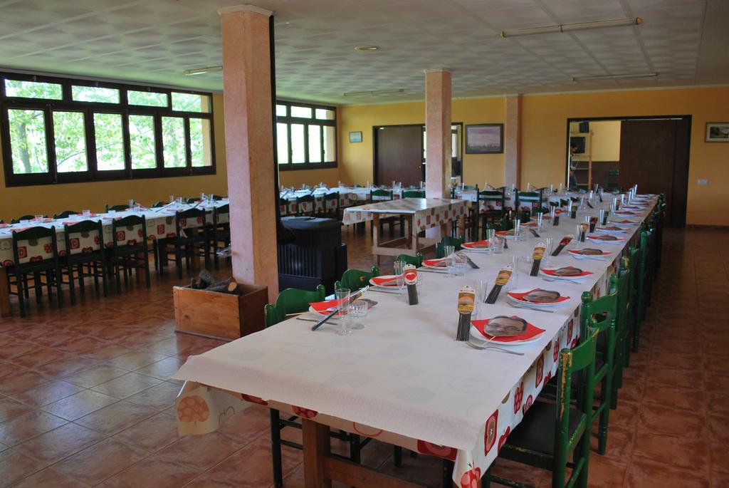 Casa De Colonies La Cadamont Hostel Sant Joan les Fonts Ngoại thất bức ảnh